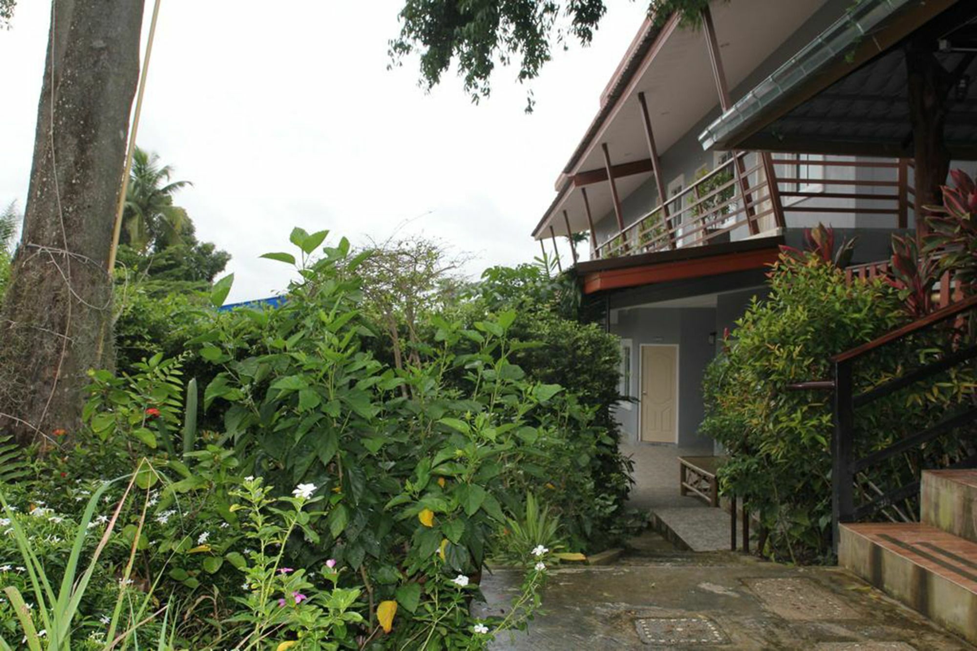 Krabi Ava Hill Hotel Exterior photo